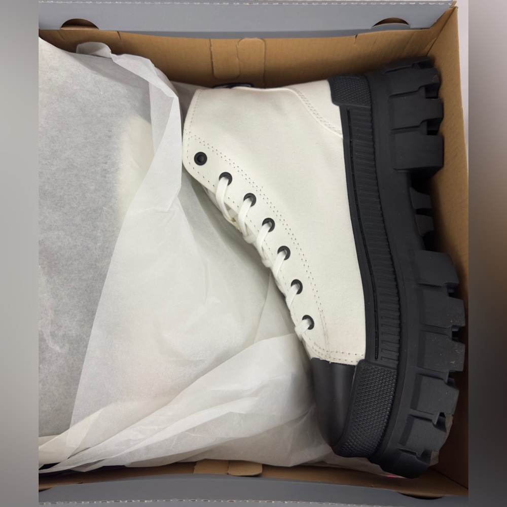 Palladium Women’s Revolt Hi TX StarWhite Chunky Platform Combat/Hiker Boots  NWT - Picture 2 of 13